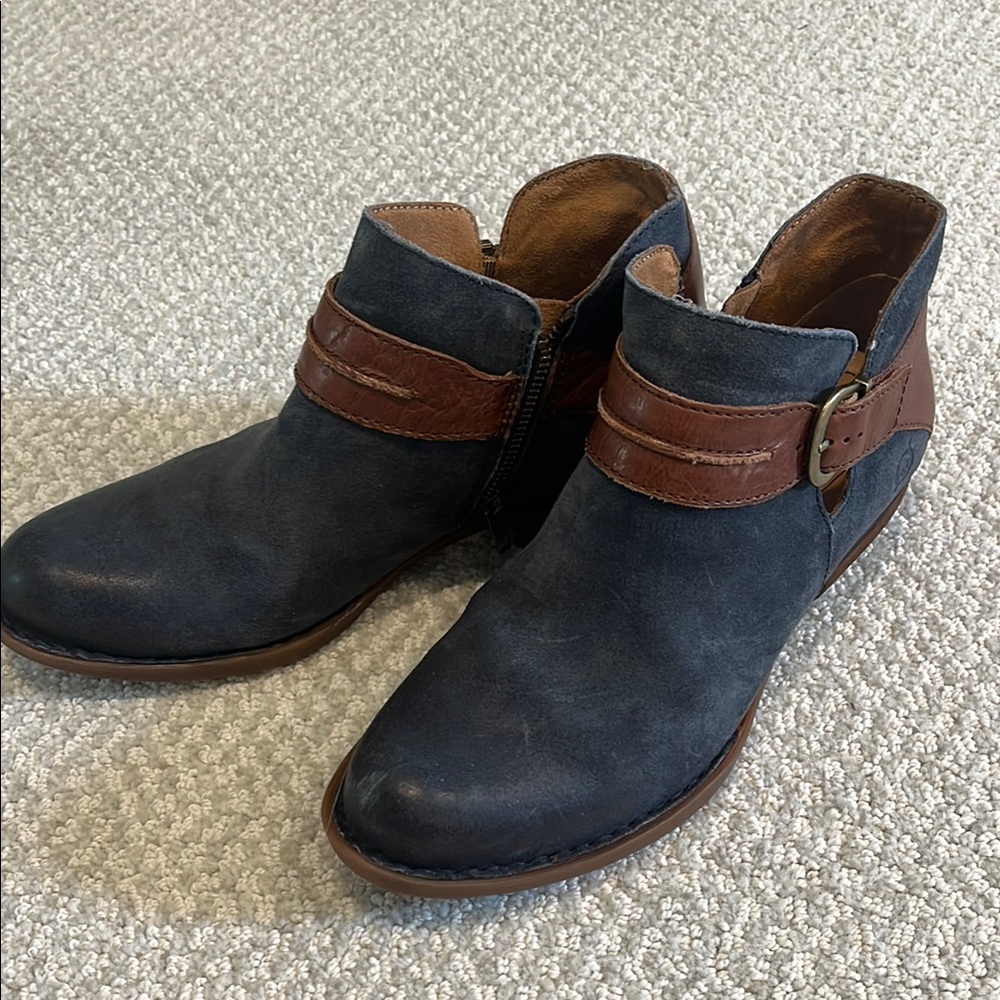Born Women's Kati Dark Blue Tan Leather Combo Ankle Bootie Shoe